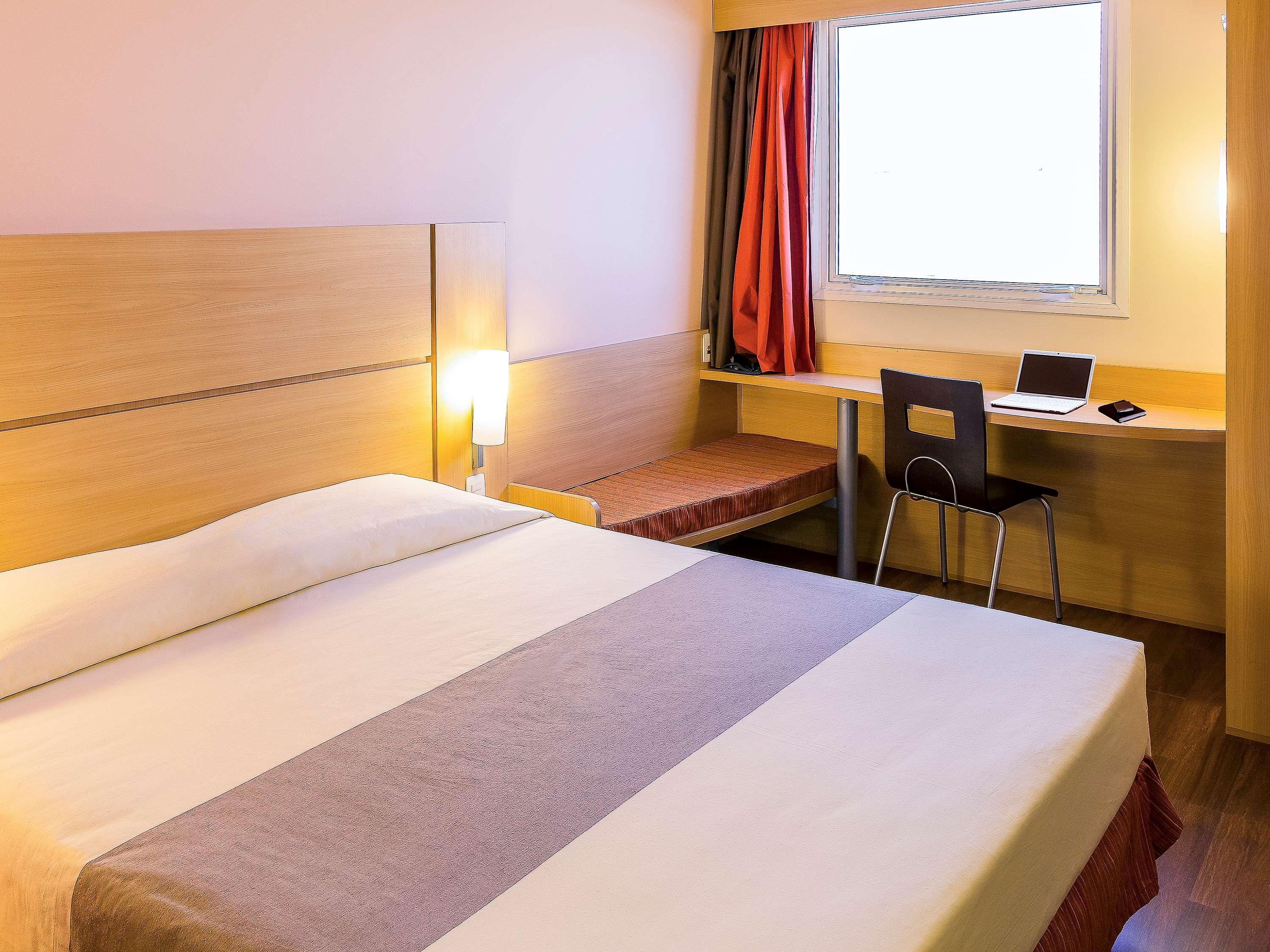 Отель Ibis Мосоро Экстерьер фото