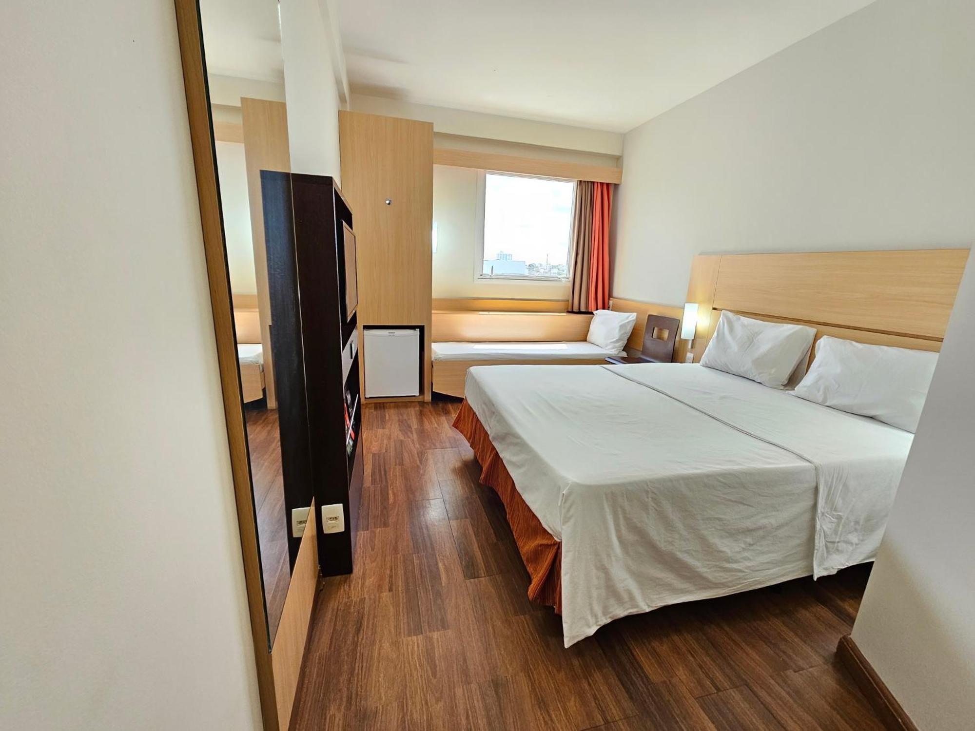 Отель Ibis Мосоро Экстерьер фото