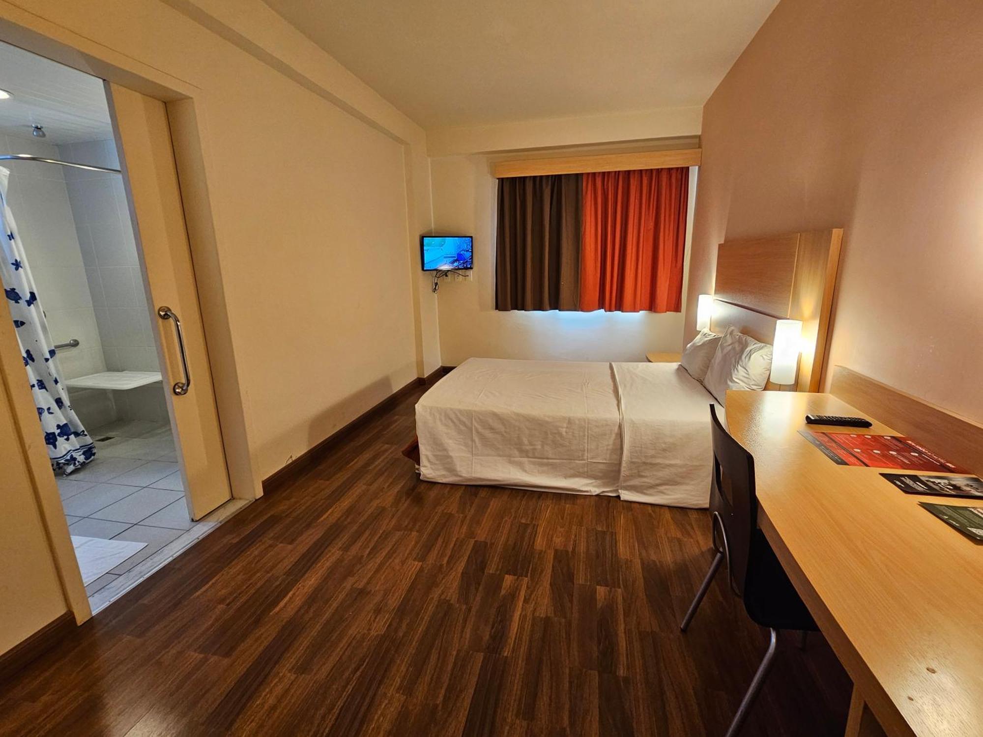 Отель Ibis Мосоро Экстерьер фото
