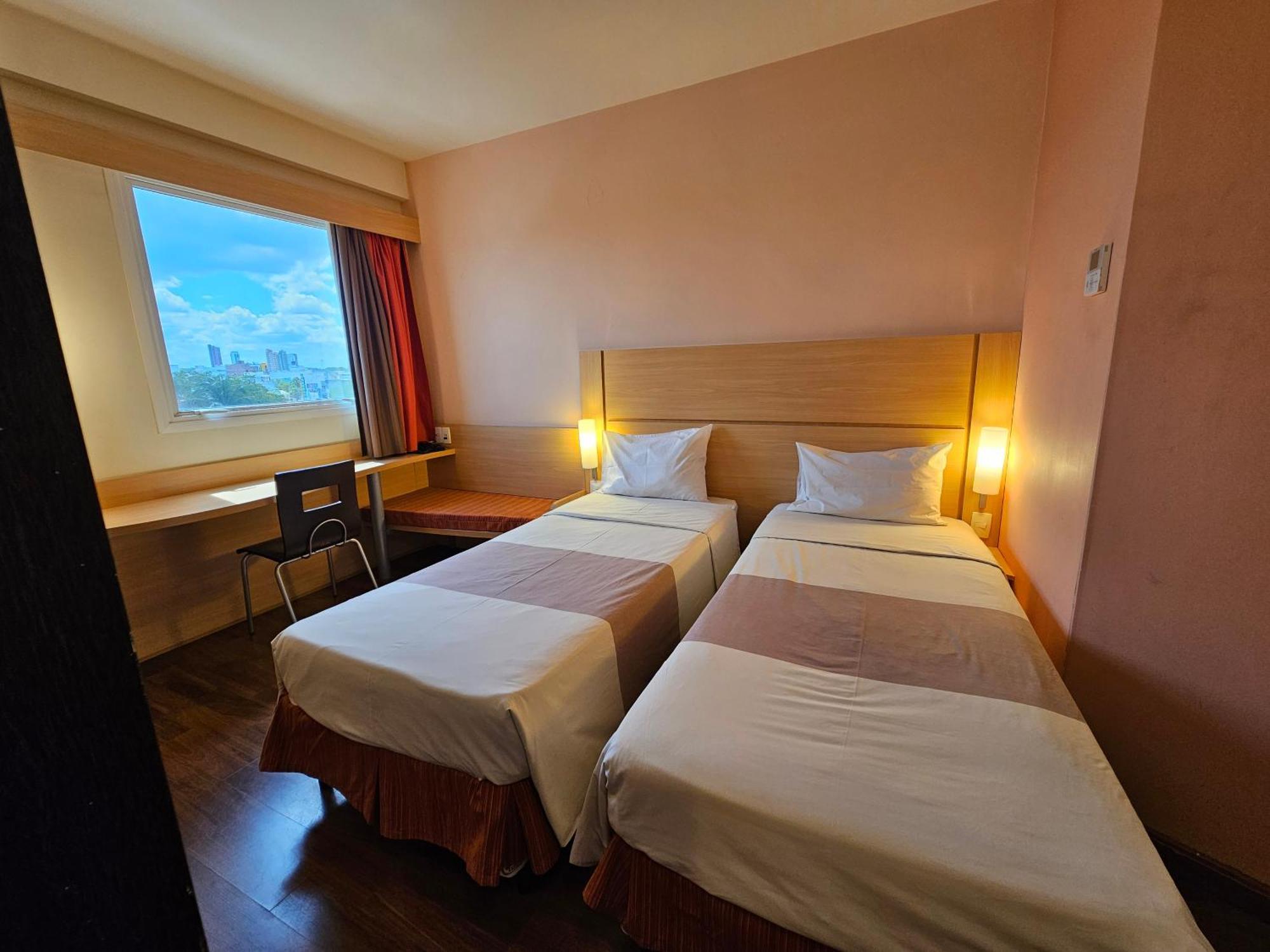 Отель Ibis Мосоро Экстерьер фото