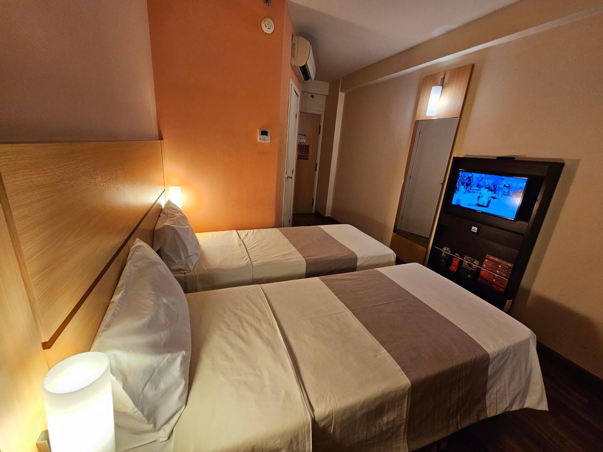 Отель Ibis Мосоро Экстерьер фото