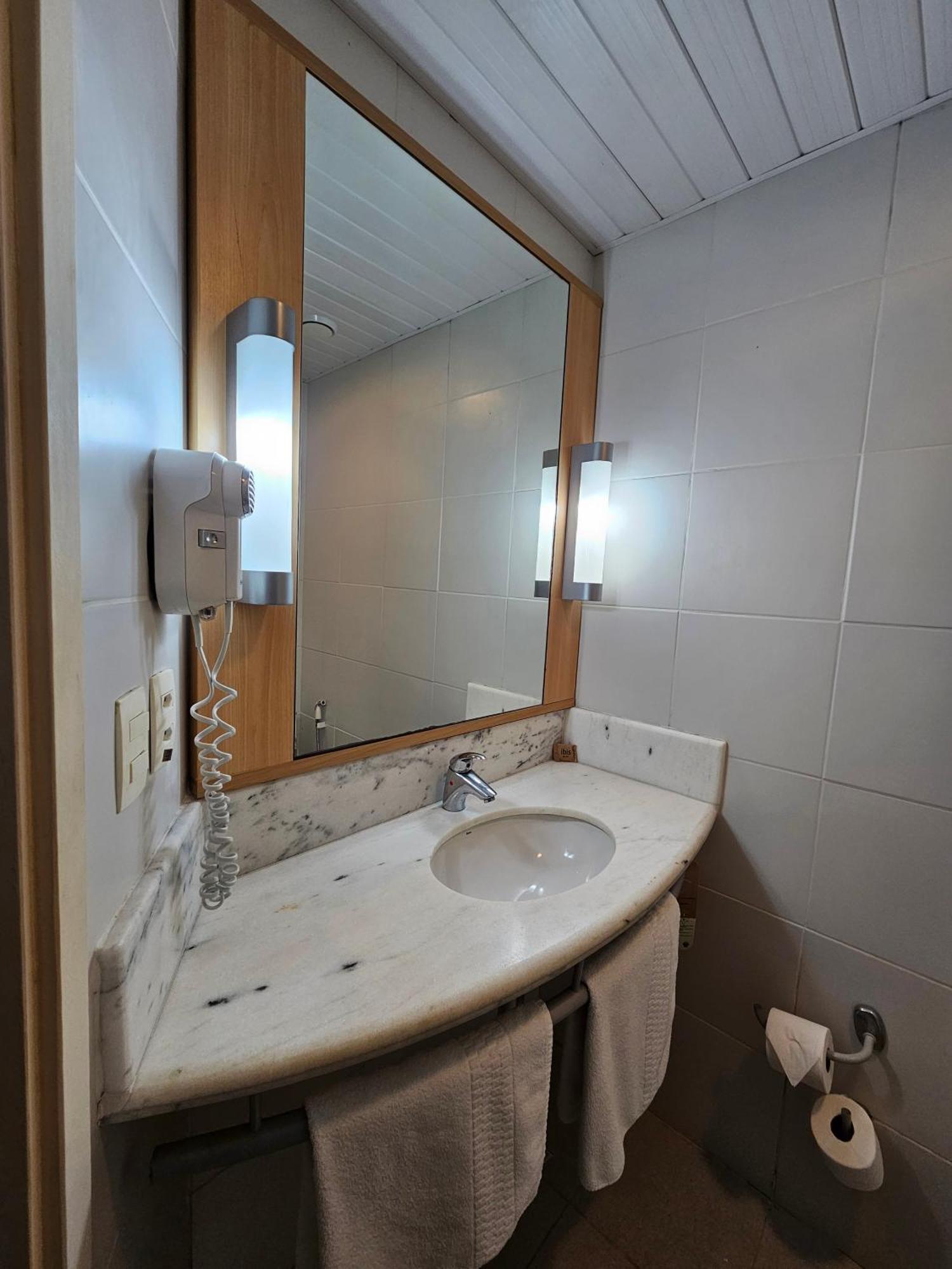 Отель Ibis Мосоро Экстерьер фото
